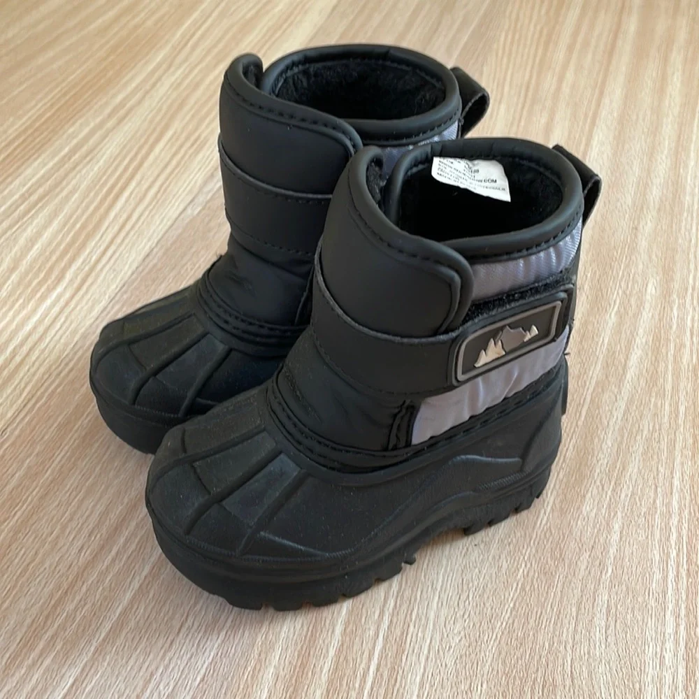 Mountain Creek water proof boots